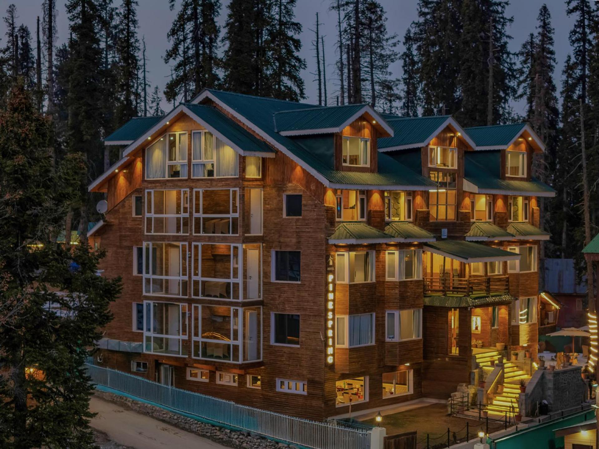Hotel Pine Spring Gulmarg Buitenkant foto