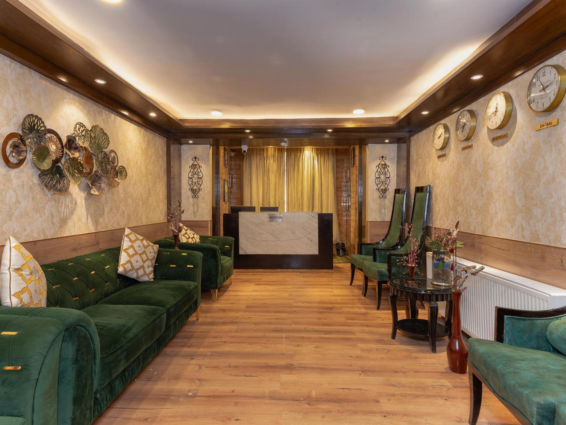 Hotel Pine Spring Gulmarg Buitenkant foto