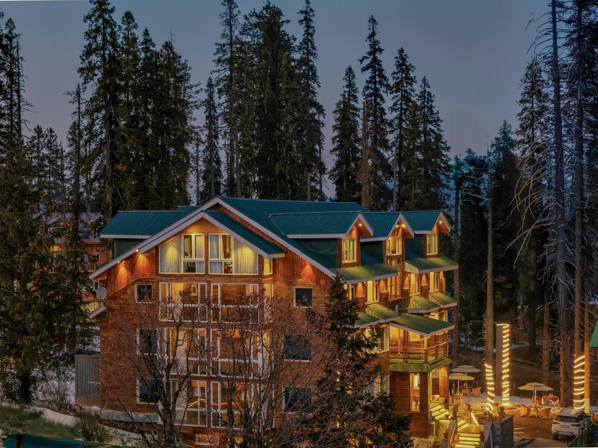Hotel Pine Spring Gulmarg Buitenkant foto