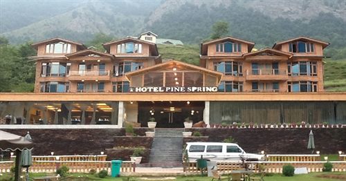 Hotel Pine Spring Gulmarg Buitenkant foto