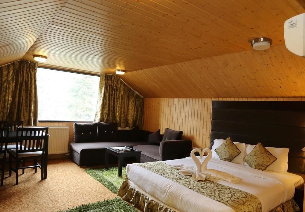 Hotel Pine Spring Gulmarg Buitenkant foto