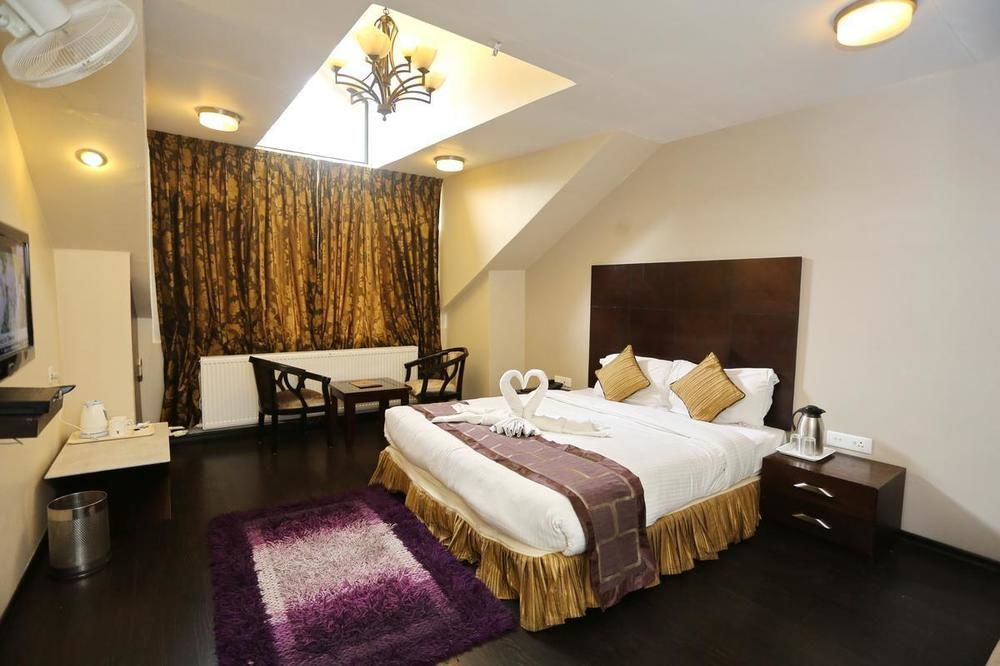 Hotel Pine Spring Gulmarg Buitenkant foto