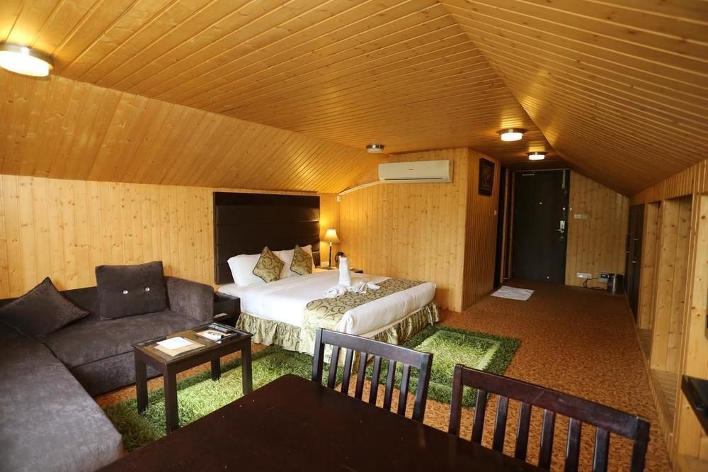 Hotel Pine Spring Gulmarg Buitenkant foto