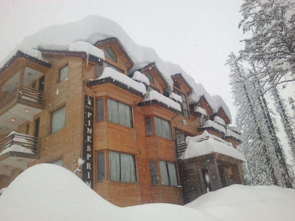 Hotel Pine Spring Gulmarg Buitenkant foto