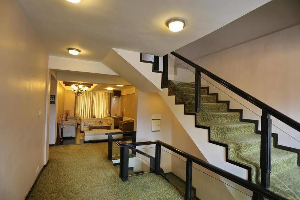 Hotel Pine Spring Gulmarg Buitenkant foto