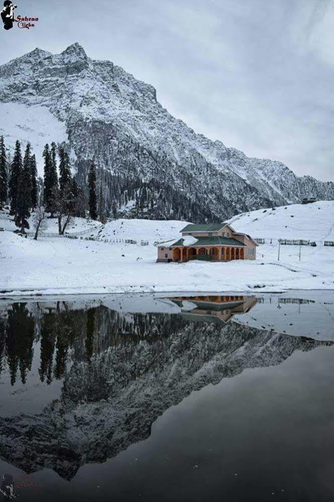 Hotel Pine Spring Gulmarg Buitenkant foto