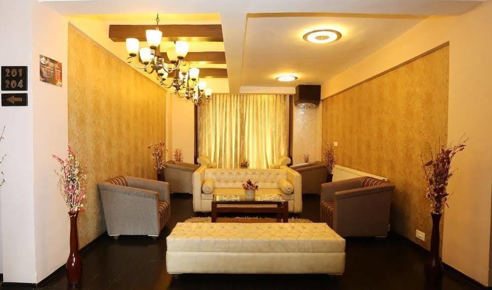 Hotel Pine Spring Gulmarg Buitenkant foto